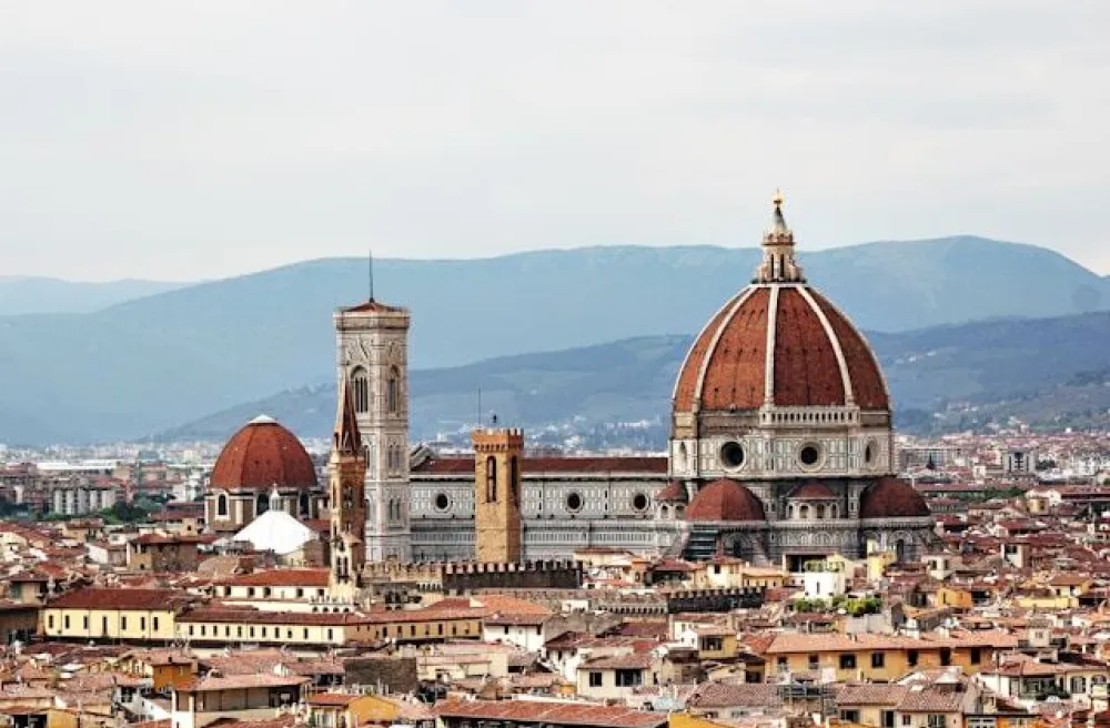 Stadt Florenz in Italien mit Aussicht auf die bekannte Kathedrale